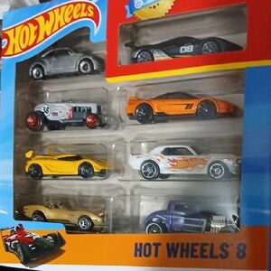 Hot Wheels 8-Car Set - GOLD VETTE. ZAMAC VW BUG AND MORE.  Multicolor